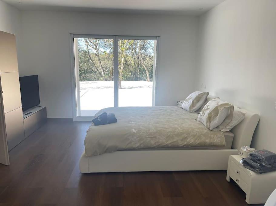 Brand New Villa With Fully Intergrated Air Conditioning & Private Pool, Overlooking Forest Sardan Exterior foto