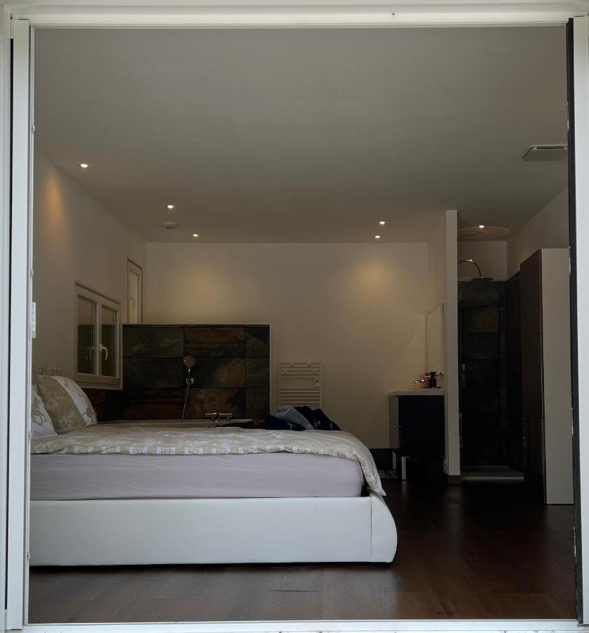 Brand New Villa With Fully Intergrated Air Conditioning & Private Pool, Overlooking Forest Sardan Exterior foto